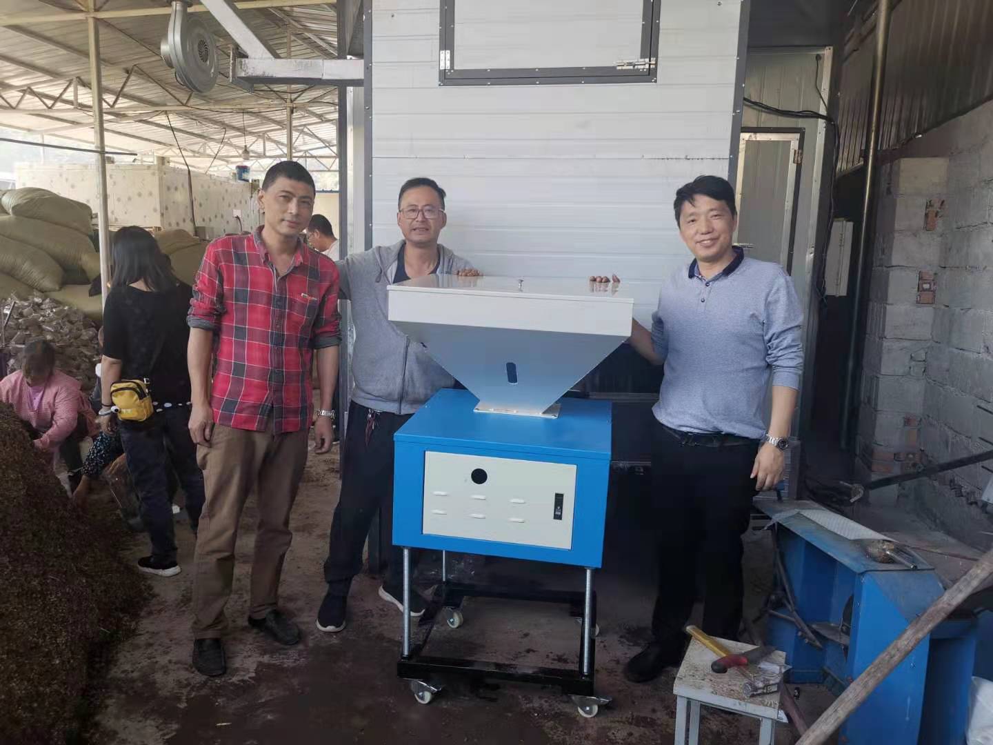 Chuangxing Helps Ganluo County, Liangshan Prefecture to Dry Fungi for Poverty Alleviation